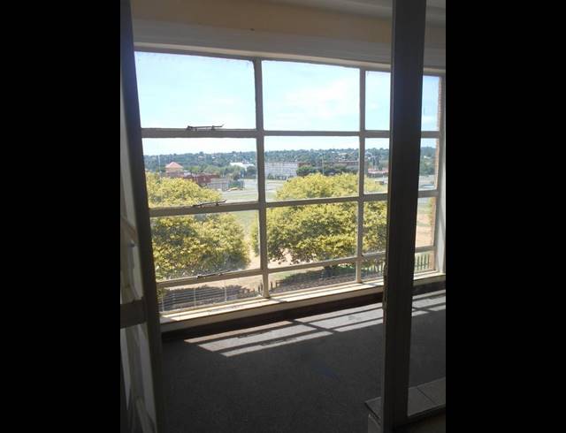 2 BEDROOM PROPERTY TO RENT IN KEMPTON PARK EXT 04